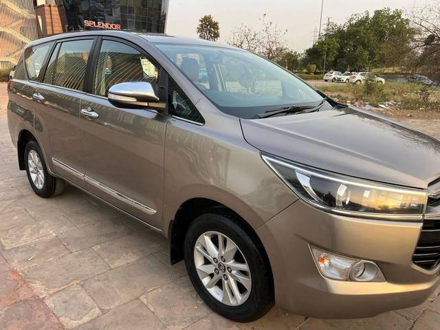 https://images10.gaadi.com/usedcar_image/4059250/original/processed_6f6009ffa68c35e44bd4056c92e0ab68.jpg?imwidth=6400