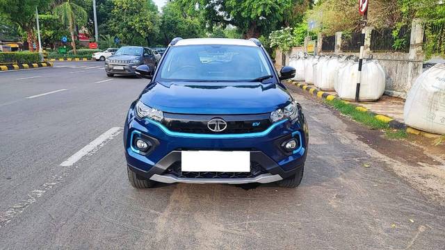 https://images10.gaadi.com/usedcar_image/4059328/original/processed_1381da7d46f996e137fa836425a742bc.jpg?imwidth=6402