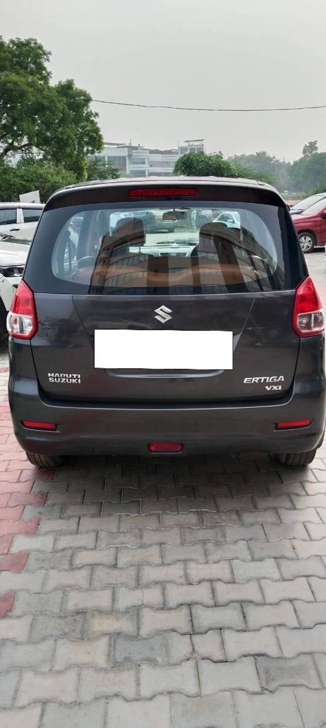 https://images10.gaadi.com/usedcar_image/4059428/original/processed_d51e24ab0332e2cb2d08ee3a63f0d9e8.jpg?imwidth=6402