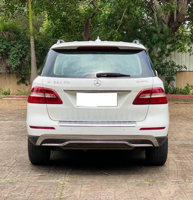 https://images10.gaadi.com/usedcar_image/4059453/original/processed_73e78dc8d2714434c02eb2b0b9f72d01.jpg?imwidth=6402