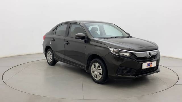 https://images10.gaadi.com/usedcar_image/4059506/original/641b2f7abe53db6be802eb8ddef3a63f.jpg?imwidth=6400