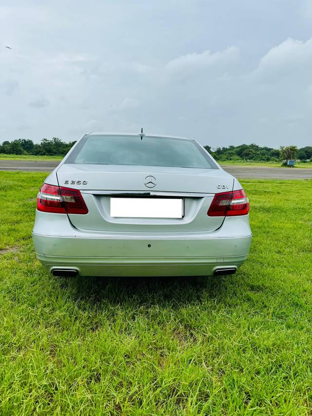 https://images10.gaadi.com/usedcar_image/4059601/original/processed_371a09e082009c9c43bf36761d863dbd.jpeg?imwidth=6402