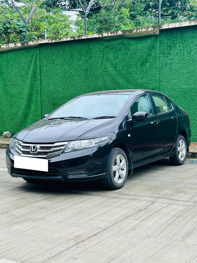 https://images10.gaadi.com/usedcar_image/4059992/original/processed_fc79706d6b009629a8a23f5822d00c9f.jpg?imwidth=6400