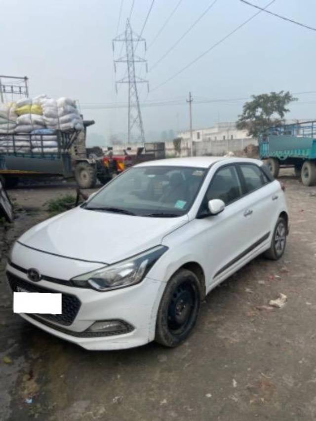 https://images10.gaadi.com/usedcar_image/4060058/original/processed_ecbed6fe-38bd-47e8-88e5-c9dcd7e7c269.jpeg?imwidth=6400