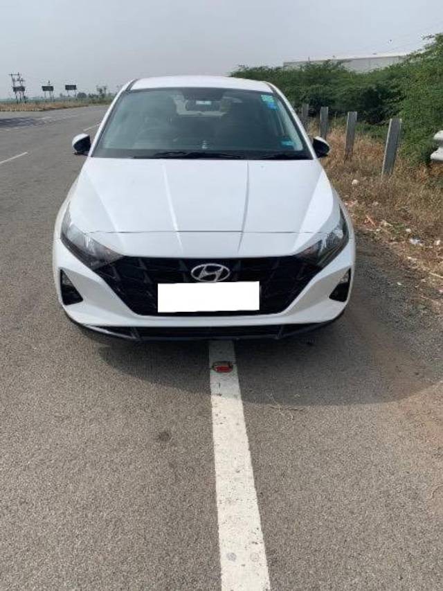 https://images10.gaadi.com/usedcar_image/4060430/original/processed_adfc237d-7bf8-4eb3-95e5-4fc76cc702ca.jpeg?imwidth=6401