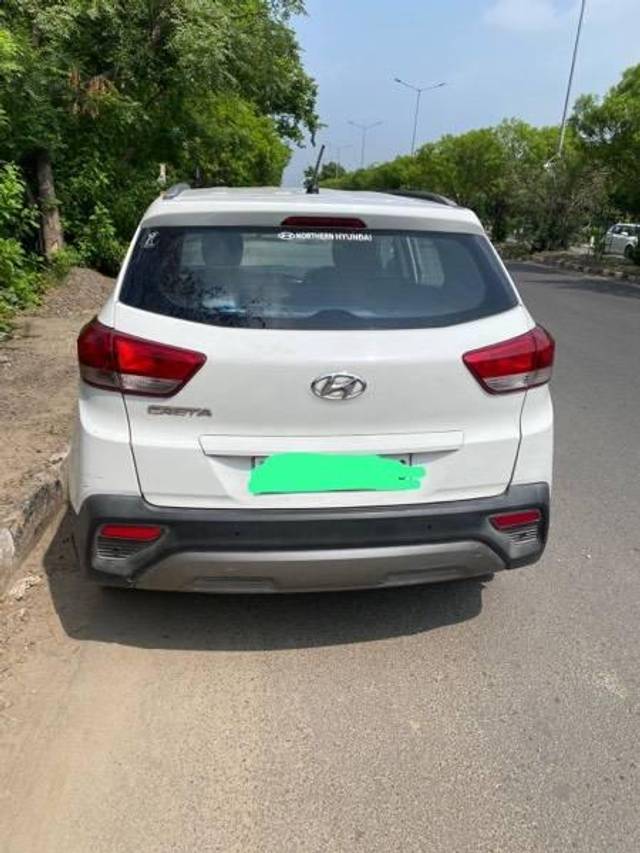 https://images10.gaadi.com/usedcar_image/4060462/original/processed_9ddcacb5-ae3b-4094-8055-71ceff1aab25.jpg?imwidth=6401