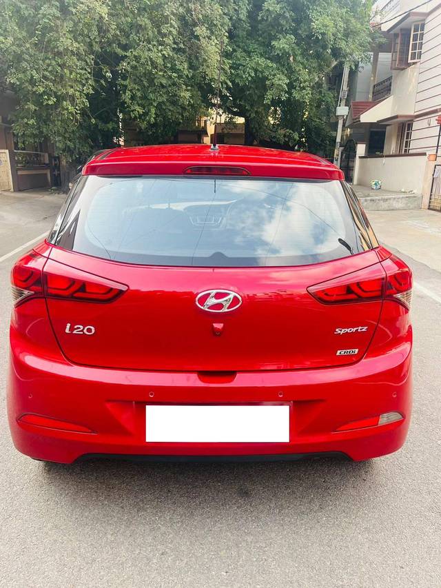 https://images10.gaadi.com/usedcar_image/4060528/original/processed_408472a58c923ecfe2251feae4b27c89.jpg?imwidth=6402