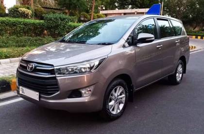 Toyota Innova Crysta 2.4 GX MT