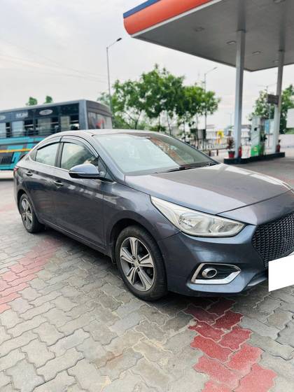 Hyundai Verna 1.6 CRDi AT S