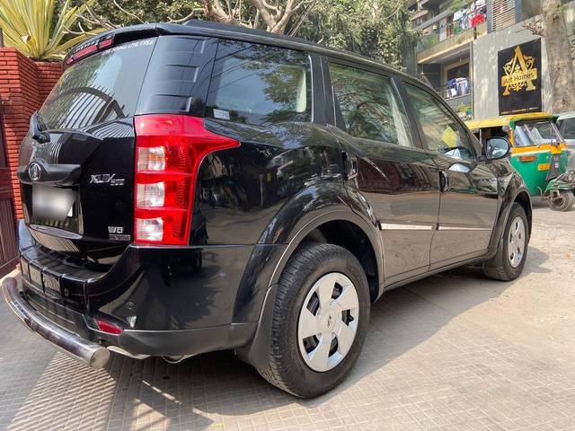 https://images10.gaadi.com/usedcar_image/4060831/original/processed_0f51e0d49d0f04b7e46d51b9724e5212.jpg?imwidth=6402