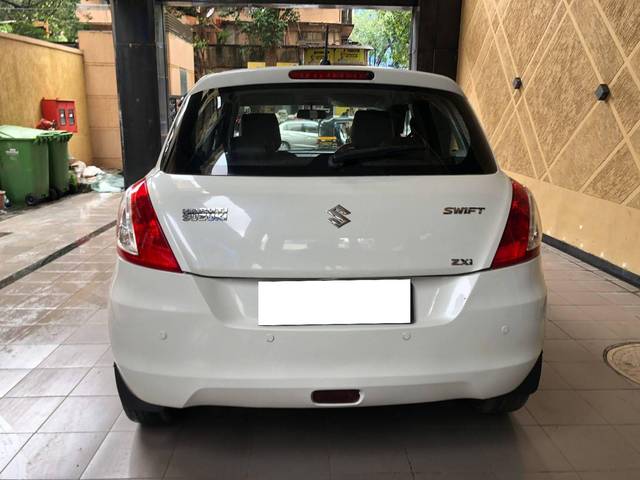 https://images10.gaadi.com/usedcar_image/4060903/original/processed_60454d1ba4bfaa788e43203c058a2bf0.jpg?imwidth=6401