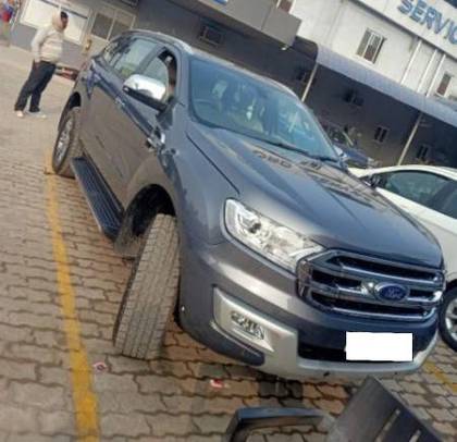 Ford Endeavour 3.2 Titanium AT 4X4