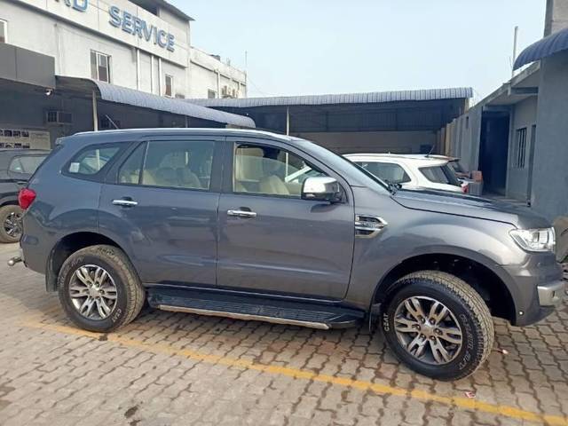 https://images10.gaadi.com/usedcar_image/4060977/original/processed_d1dde0ec-009e-445e-b46c-926b3897aae6.jpeg?imwidth=6401