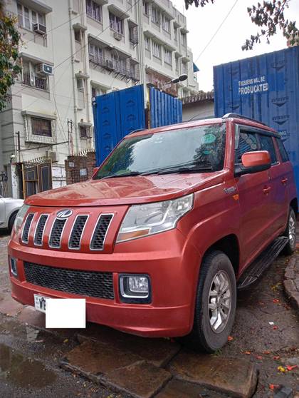 Mahindra TUV 300 T8