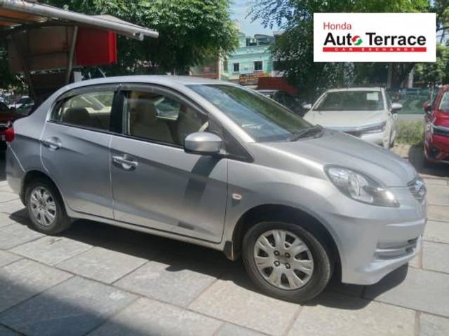 https://images10.gaadi.com/usedcar_image/4061085/original/87f10d0772158e9a5911f1a226d5ea9d.jpeg?imwidth=6400