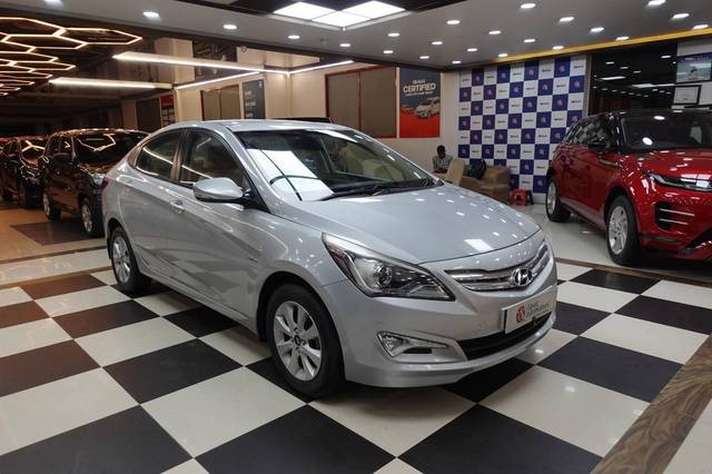 https://images10.gaadi.com/usedcar_image/4061142/original/processed_6ff26ec89d4b372d925f55f1eb1e38c4.jpg?imwidth=6400