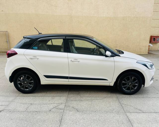 https://images10.gaadi.com/usedcar_image/4061260/original/41a17b3bbb31f18ef4eb3c593ef7fdf2.jpg?imwidth=6401