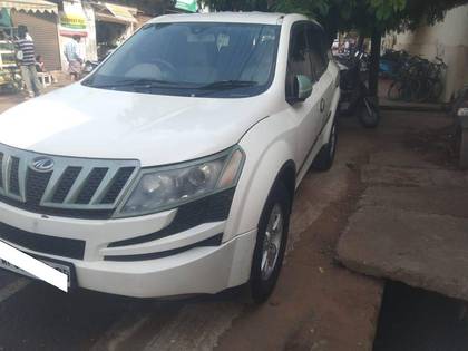 Mahindra XUV500 W8 2WD