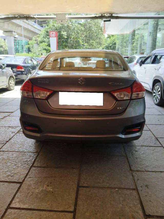 https://images10.gaadi.com/usedcar_image/4061313/original/processed_75054a794fbb0bde37fe6e3832866dfc.jpeg?imwidth=6402