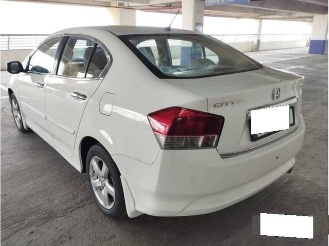 https://images10.gaadi.com/usedcar_image/4061350/original/processed_d051bd90d5d555a3a86205e508447006.jpeg?imwidth=6402