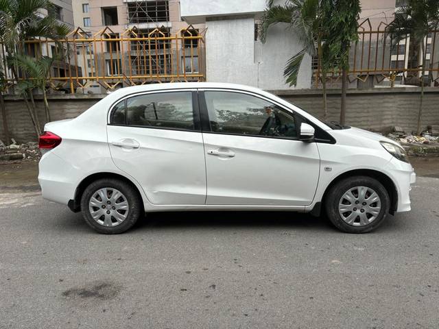 https://images10.gaadi.com/usedcar_image/4061485/original/aaabcee2009f193f80e32c1302402585.jpg?imwidth=6401