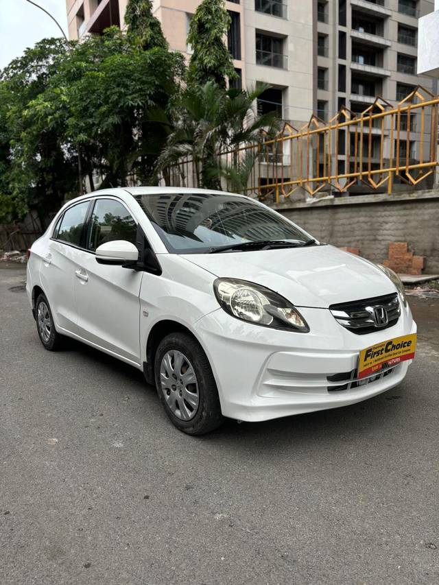 https://images10.gaadi.com/usedcar_image/4061485/original/processed_97a9e3eb44fb855145d53ab27b735d83.jpg?imwidth=6400