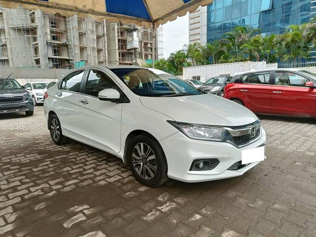 https://images10.gaadi.com/usedcar_image/4061490/original/processed_ab55b4f8e5142079b3eb162a72d1f4b2.jpeg?imwidth=6400