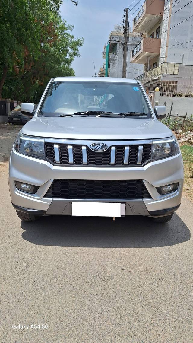 https://images10.gaadi.com/usedcar_image/4061552/original/processed_04fa29b61a00a9b217c417a5496ab0df.jpg?imwidth=6402