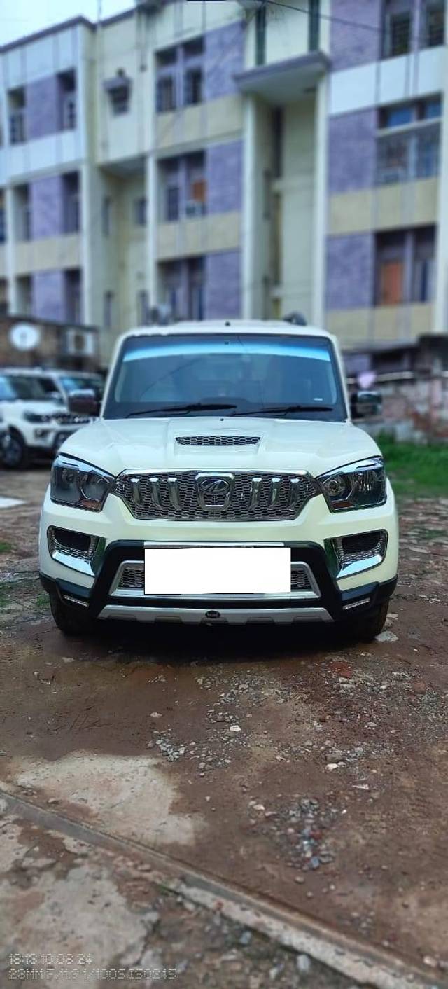 https://images10.gaadi.com/usedcar_image/4061591/original/processed_ae1c50aaefabf93ddf88342f5c249fd2.jpg?imwidth=6400