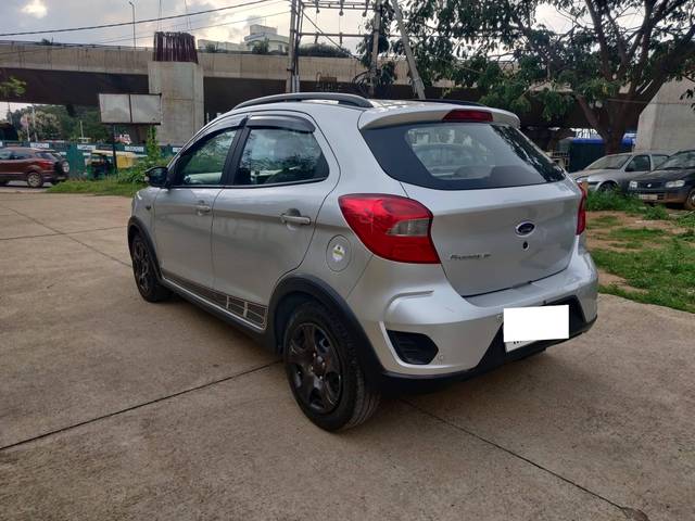 https://images10.gaadi.com/usedcar_image/4061756/original/processed_80afc2f5c6851cb52344bdb3d5088291.jpg?imwidth=6402