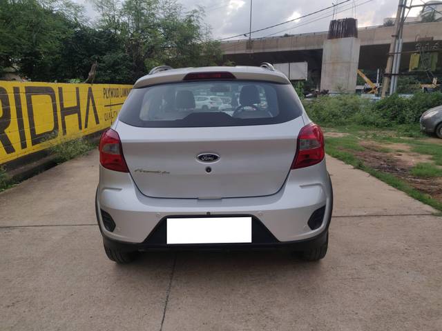 https://images10.gaadi.com/usedcar_image/4061756/original/processed_99296ca571e83554d94307e101879e4c.jpg?imwidth=6401