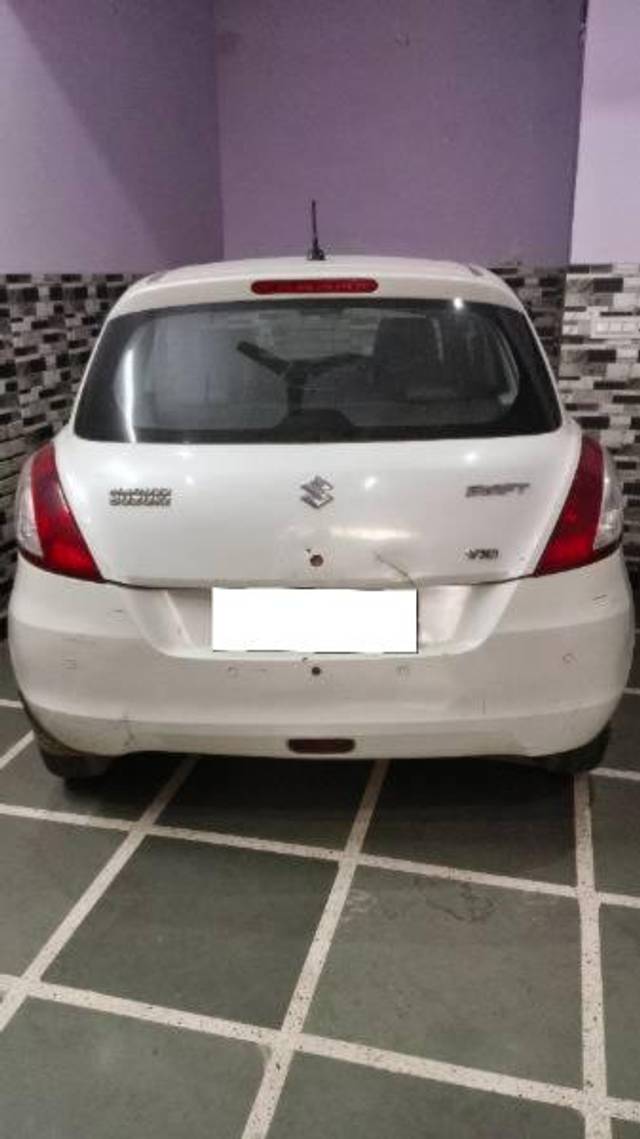 https://images10.gaadi.com/usedcar_image/4061811/original/processed_c38a5746-ee20-4d00-a6e0-56d177012fa5.jpg?imwidth=6401