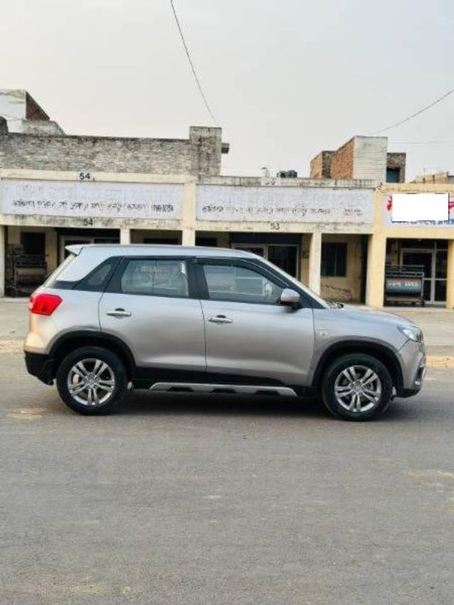 https://images10.gaadi.com/usedcar_image/4061927/original/processed_af0c2936-1164-4afe-b5e3-8a347668d4af.jpg?imwidth=6401