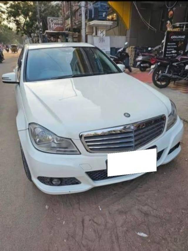 https://images10.gaadi.com/usedcar_image/4062012/original/processed_fbf5dee1-50a4-443b-811b-0a3f93b1f1b9.jpg?imwidth=6400