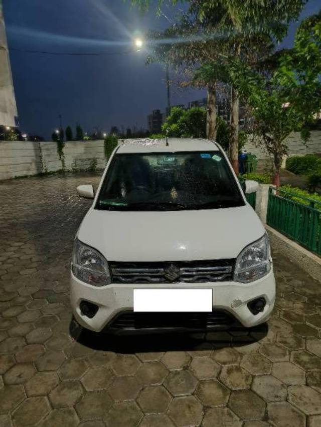 https://images10.gaadi.com/usedcar_image/4062188/original/processed_b56bd7b1-d0a3-4d6b-96c7-2a9ccdb1f5e9.jpg?imwidth=6400