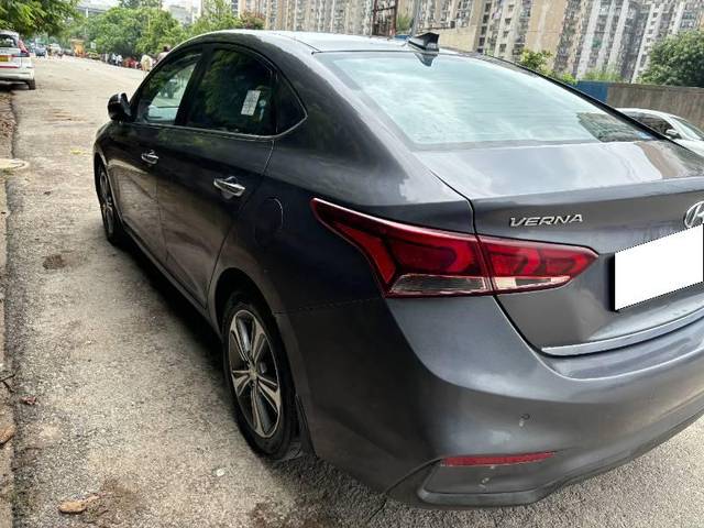 https://images10.gaadi.com/usedcar_image/4062280/original/processed_d9b26ab4-1eb9-4a16-a563-5b4c9a1ca8cc.jpg?imwidth=6400