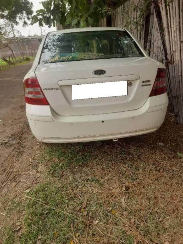 https://images10.gaadi.com/usedcar_image/4062412/original/processed_3dd09acd-c462-4266-9009-bc30d8bbeb69.jpg?imwidth=6402