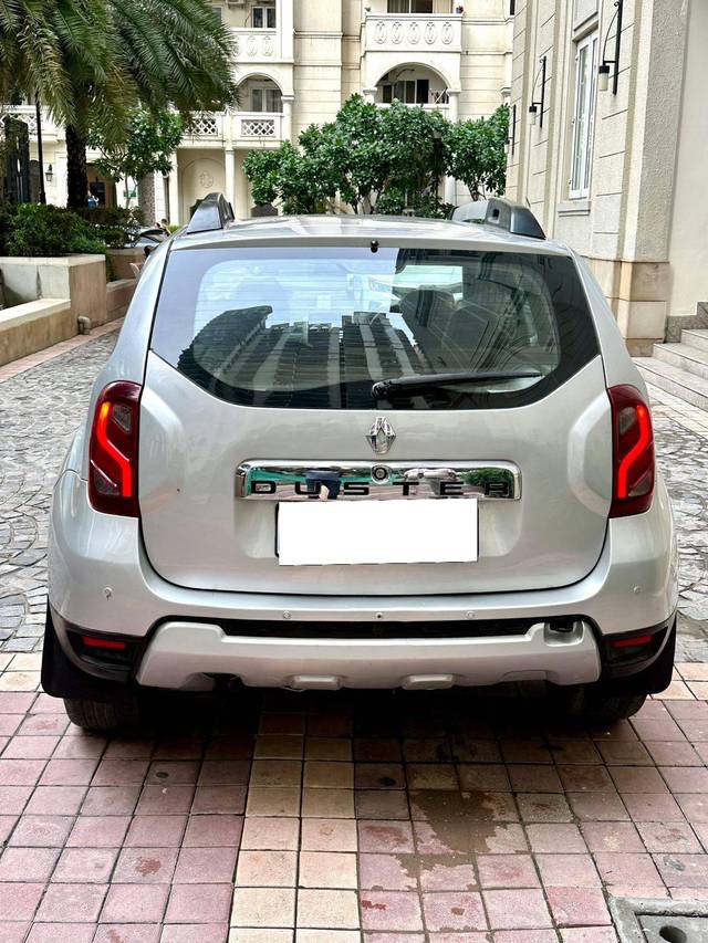 https://images10.gaadi.com/usedcar_image/4063169/original/processed_454e9b8f0a7a512ed70681c159307802.jpg?imwidth=6401