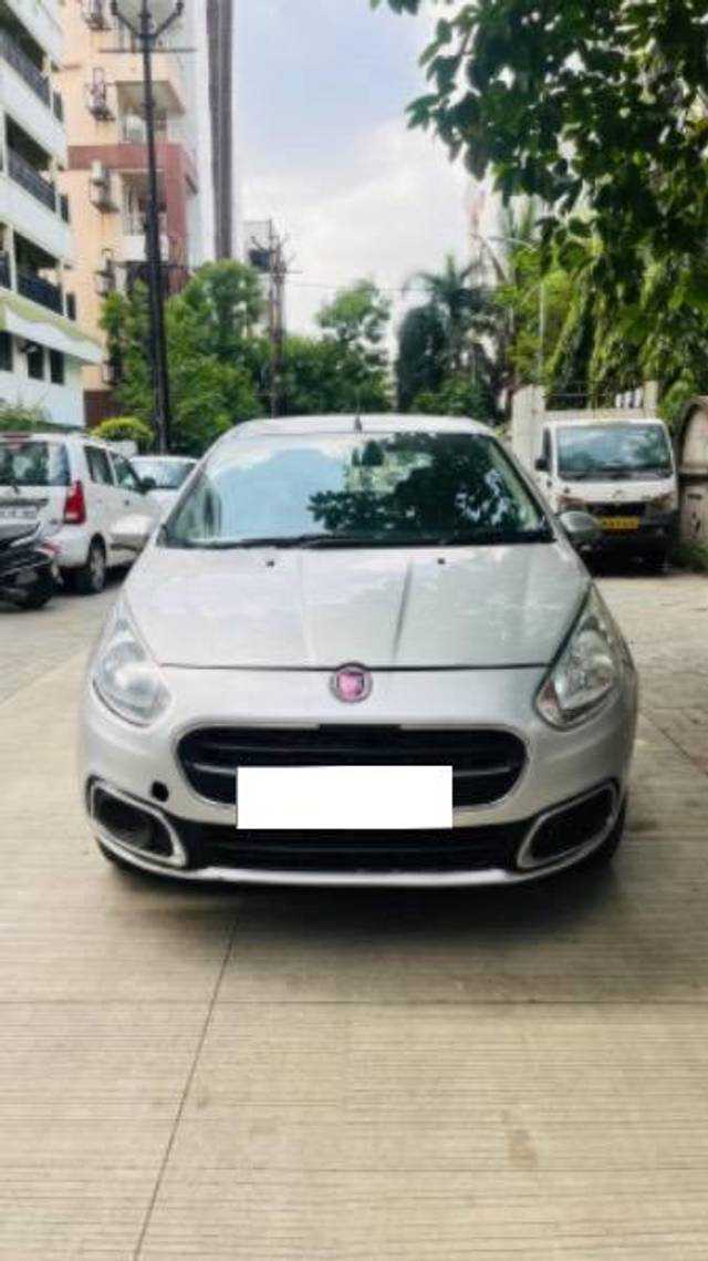 https://images10.gaadi.com/usedcar_image/4063287/original/processed_b7adc157-95d8-44bc-a70c-755215486aa6.jpg?imwidth=6400