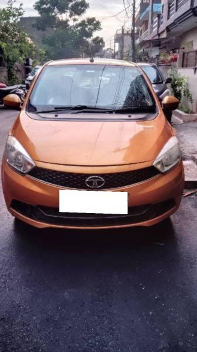 https://images10.gaadi.com/usedcar_image/4063369/original/processed_cb299535-e8d5-49fb-81e5-ef25c86ffbee.jpg?imwidth=6402