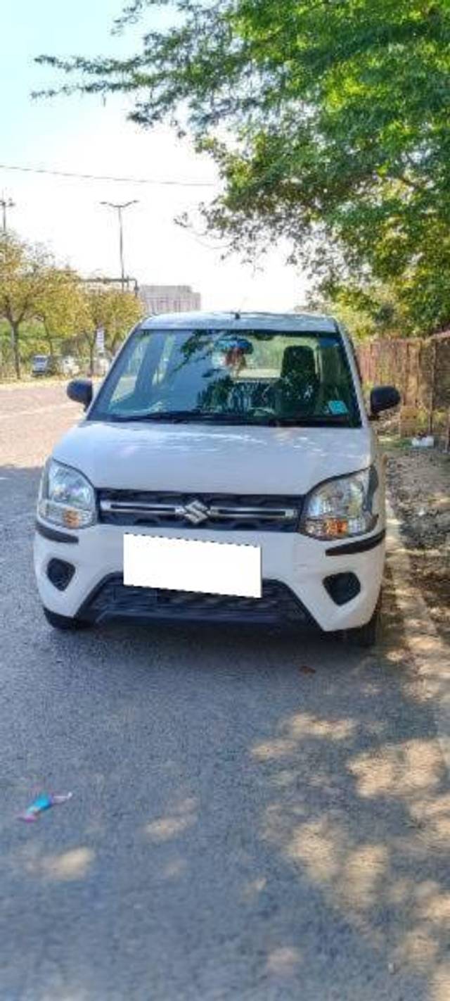 https://images10.gaadi.com/usedcar_image/4063651/original/processed_008239ee-1b46-4b44-a2e5-cc1daea9d077.jpeg?imwidth=6400