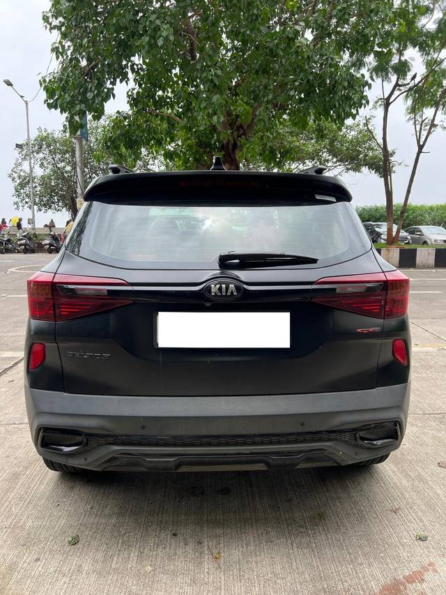 https://images10.gaadi.com/usedcar_image/4063663/original/processed_00a61f9e0605edcc0e9f219891b3aa84.jpg?imwidth=6402