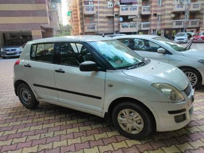 Maruti Swift Lxi BSIV