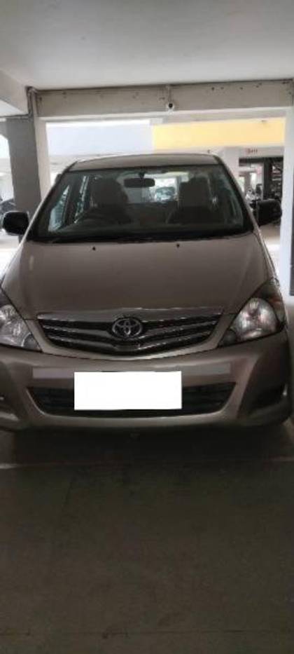 Toyota Innova 2.5 E