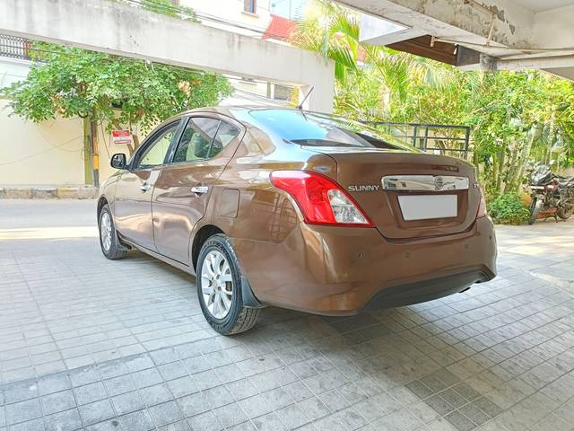 https://images10.gaadi.com/usedcar_image/4063839/original/processed_502788306fe1e4eb82e1f5f6380c13e0.jpg?imwidth=6402