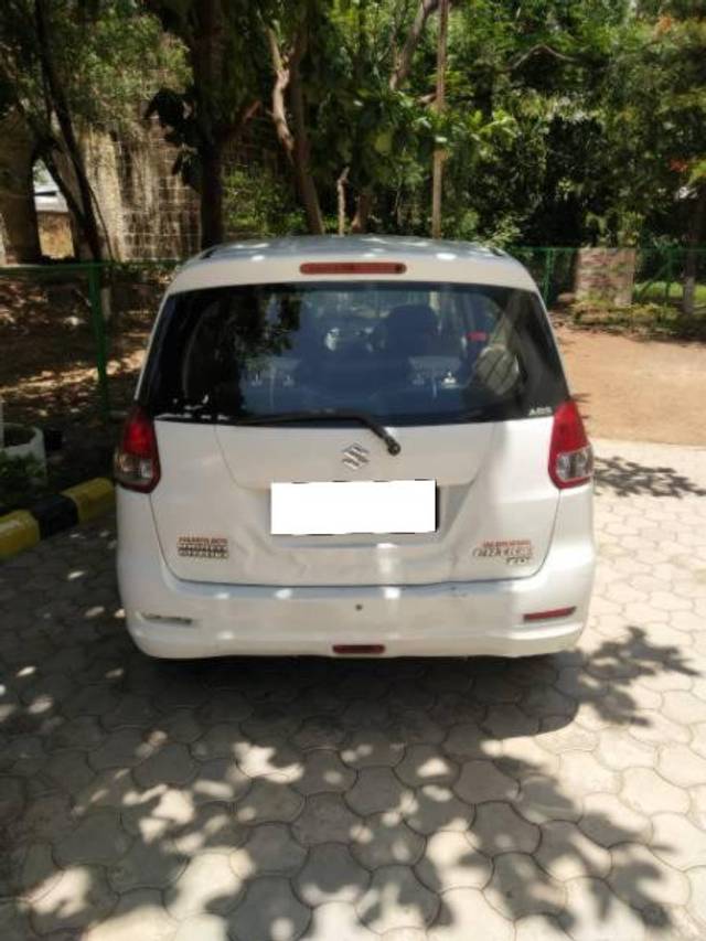 https://images10.gaadi.com/usedcar_image/4064147/original/processed_31469d19-ea2a-4886-9441-75e1a290b004.jpeg?imwidth=6402