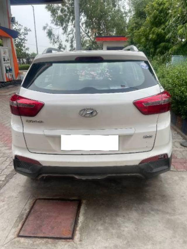 https://images10.gaadi.com/usedcar_image/4064187/original/processed_d20da6a6-14fa-45bf-b8de-66742fe158ab.JPG?imwidth=6401