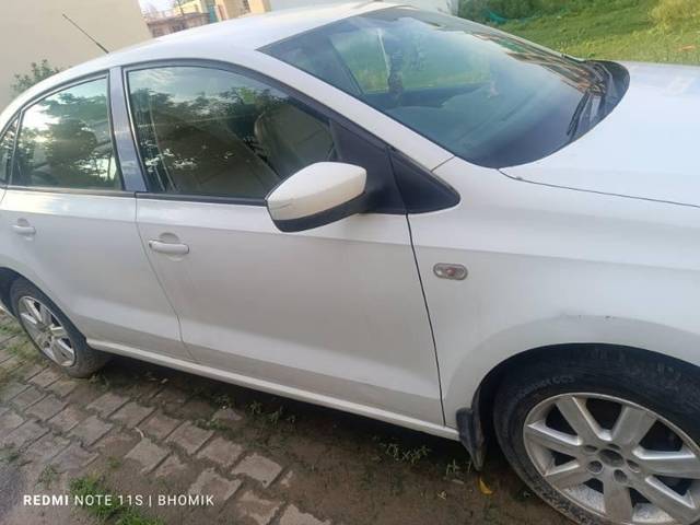 https://images10.gaadi.com/usedcar_image/4064224/original/processed_e6d99332-0ff5-47a4-bdd4-9759a8a60806.jpg?imwidth=6401