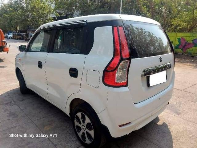 https://images10.gaadi.com/usedcar_image/4064243/original/processed_8600daa19c33a5eb17b3a86d7e7a6e79.jpeg?imwidth=6402