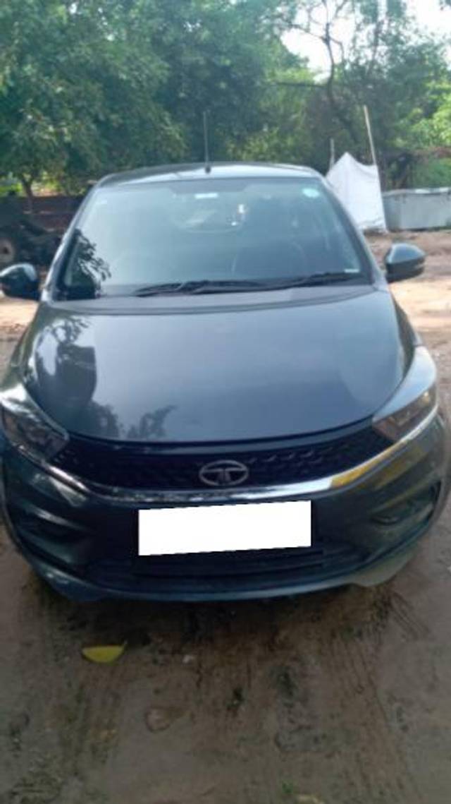 https://images10.gaadi.com/usedcar_image/4064462/original/processed_61ac0e16-09ec-477f-9eae-516d2c3aad71.jpg?imwidth=6400